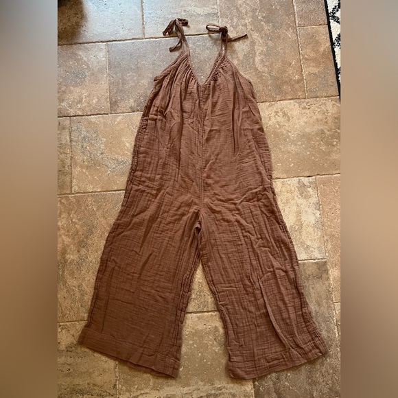 Old Navy Tie Shoulder Crinkle Gauze Jumpsuit Romper Brown size large - Picture 3 of 11